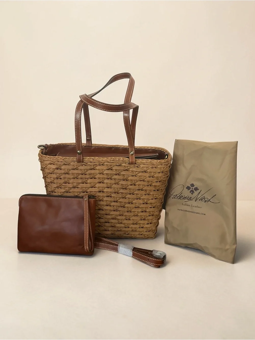 Patricia Nash Woven Straw Tote & Leather Wristlet Set Tan Basketweave Boho - Picture 3 of 13